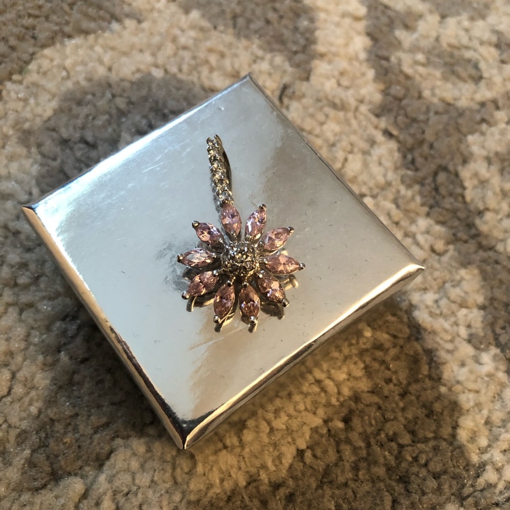 Beautiful pink sunflower pendant